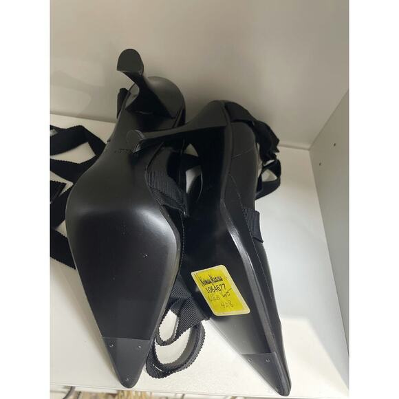 Gucci Black Patent Leather Heels with Ribbon Straps, Size 6.5 - Picture 2 of 4